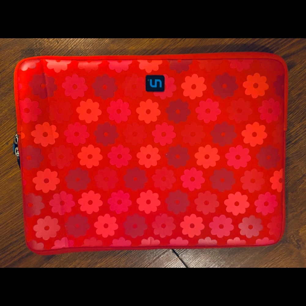 SUPER CUTE PADDED FLORAL LAPTOP BAG BY UNCOMMON